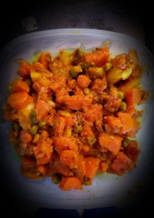 A picture of Healthy carrots peas.