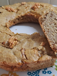 Una foto de Budín integral de naranja, nueces y garrapiñada