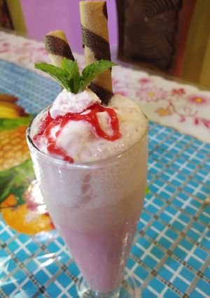A picture of Jam milkshake.