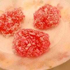 Rose flavoured steamed Sago-pandan cake A picture of Rose flavoured steamed Sago-pandan cake.
