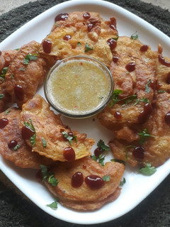 लौकी के पकौड़े (lauki ke pakode recipe in Hindi) रेसिपी मुख्य फोटो