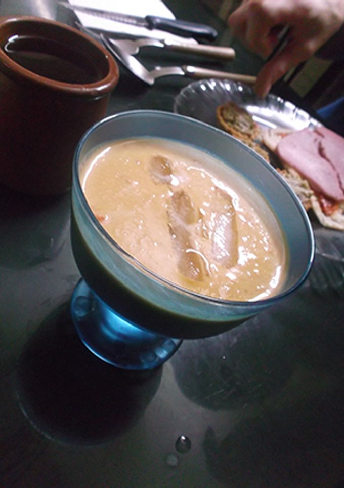 Una foto de Gazpacho de aguacate y manzana