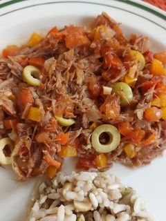 Una foto de Ropa vieja cubana
