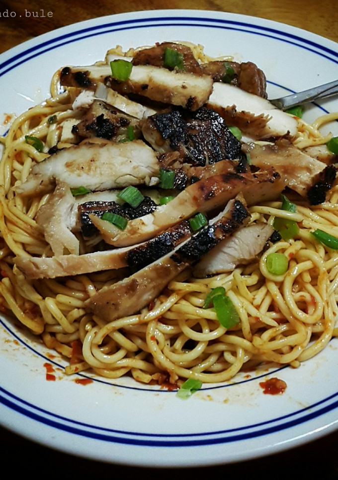 Foto resep Spicy Garlic Noodle with Grilled Chicken