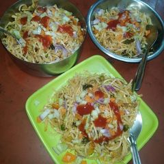 A picture of Noodles.