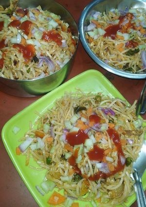A picture of Noodles.