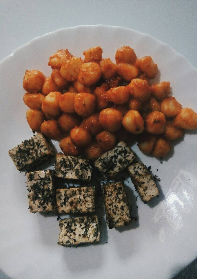 Una foto de Ñoquis de patata con tofu al horno