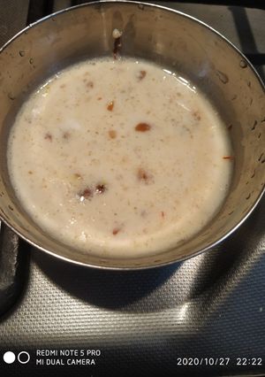 A picture of Rava kheer.