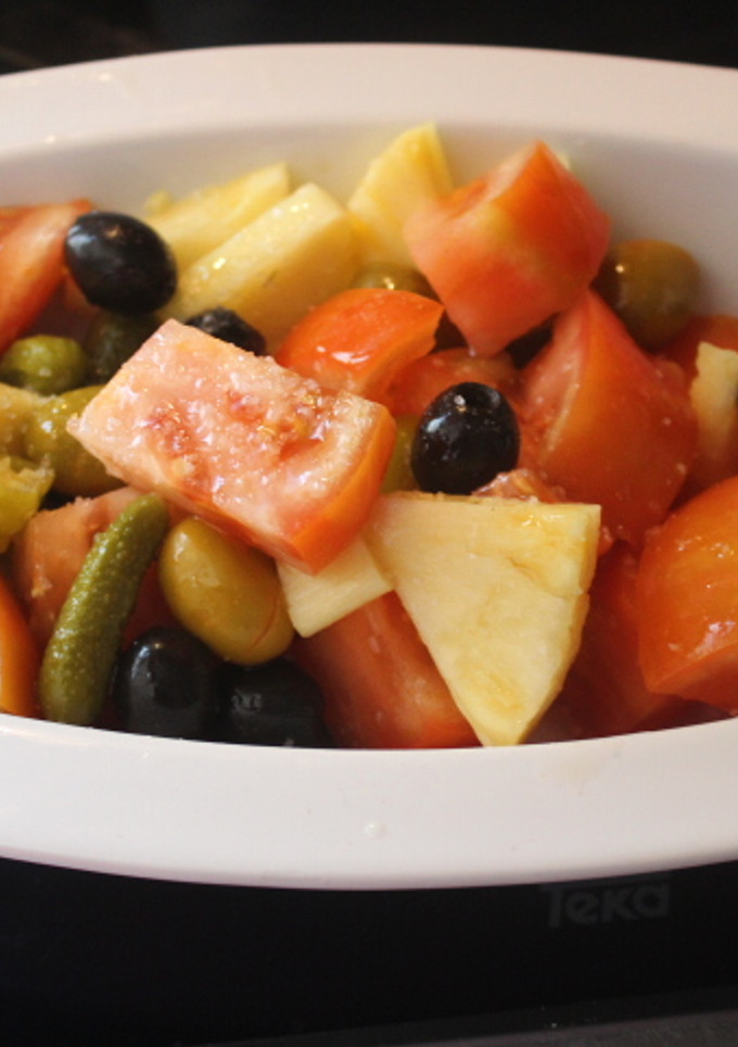 Una foto de Ensalada de piña con guindilla