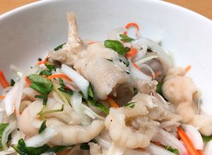 Hình của món Nộm chân gà rút xương.