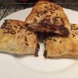 Napolitanas de mermelada con chocolate y pasas