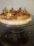 Roscón de reyes de nata en masa de hojaldre