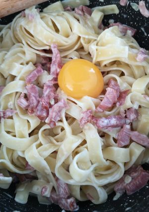 Une photo de Pâtes à la carbonara #