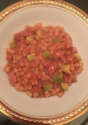 صورة لوصفة مكرونه بالسوسيس والكوسى في حله واحده