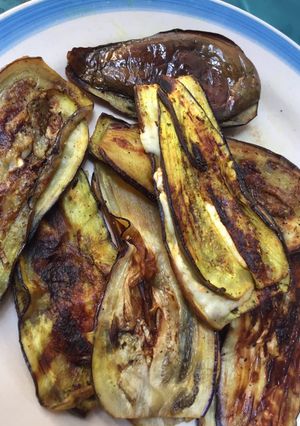 Una foto de Tostadas de berenjenas con queso ranchero