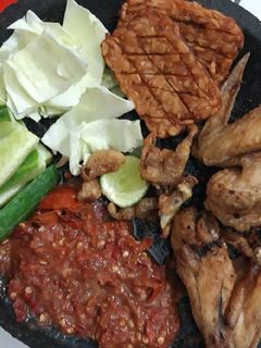 Foto resep Ayam Goreng Bawang Putih Sambel Dadak