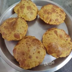 A picture of Aloo Puri.