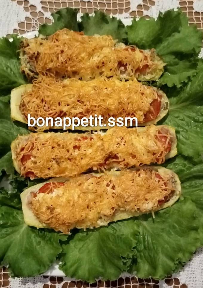 Фаршировані кабачкові човники