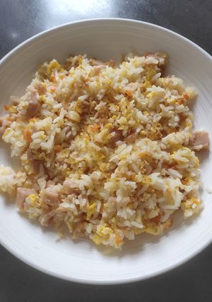 A picture of Fried Rice with Chicken Luncheon Meat.