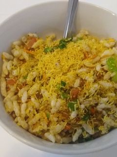 ओली भेळ (oli bhel recipe in marathi) रेसिपी चे मुख्य फोटो