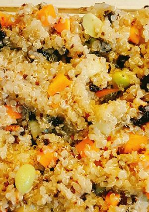 Una foto de Ensalada Sushi de Quinoa