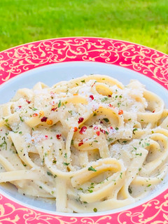 વાઈટ સોસ પાસ્તા (White Sauce Pasta recipe in Gujarati) રેસીપી મુખ્ય ફોટો