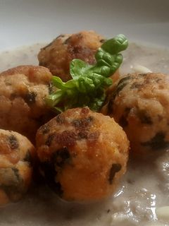 Una foto de Albóndigas de Pavo con Espinacas