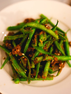 A picture of Sesame paste with string beans.