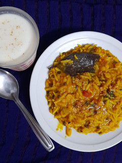 लहसुनी दाल खिचड़ी (Lahsuni Dal khichdi recipe in hindi) रेसिपी मुख्य फोटो