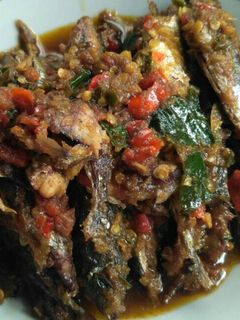 Foto resep Tumis pedas ikan keranjang(pindang)