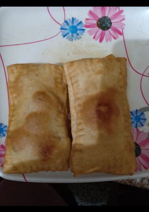 A picture of Pizza puff.