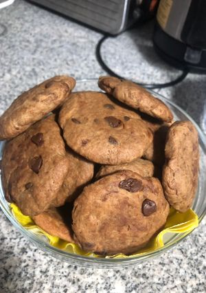Una foto de Galletas de mantequilla de maní y chocolate (veganas y sin gluten)