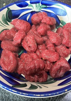 Una foto de Ñoquis de Betabel/Remolacha integrales! Saludables y deliciosos