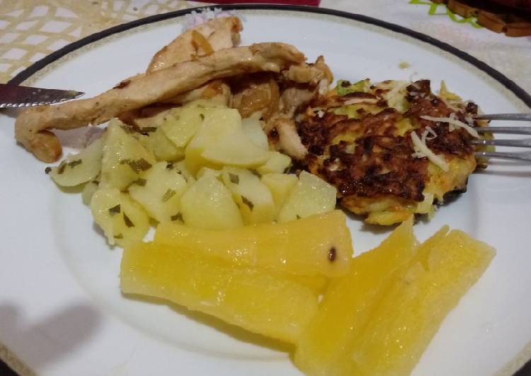 Iscas de Frango acebolado com Batatas na manteiga - Tudogosreceitas