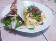 Una foto de pollo frito con especias