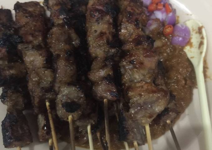 Resep: Sate sapi bumbu kacang Enak