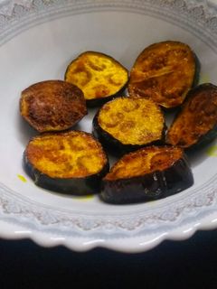 असामी बैंगन फ्राई (asami baingan fry recipe in Hindi) रेसिपी मुख्य फोटो