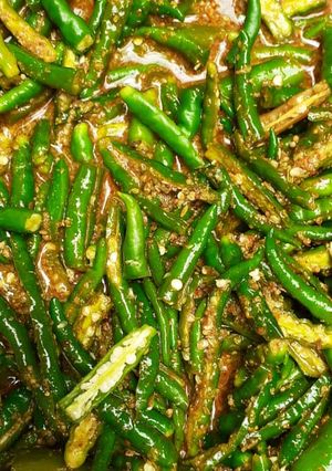 A picture of Chilli pickle.
