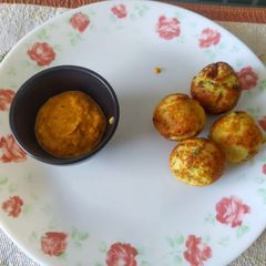A picture of Appe (leftover dosa batter).
