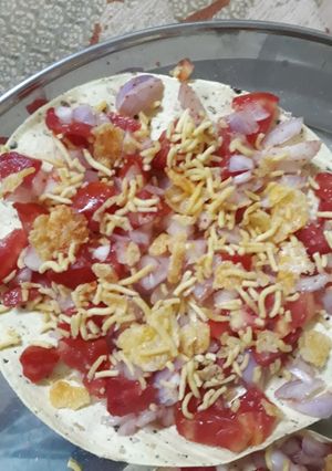 A picture of Masala papad.
