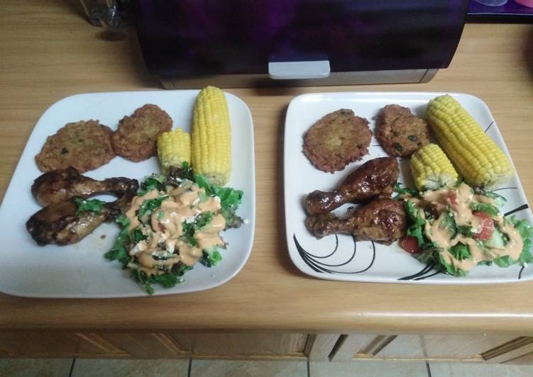 Recipe of Homemade Potatoe Hash served with roasted chicken, sweetcorn, green salad