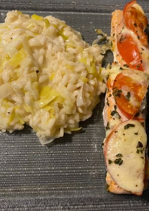 Une photo de Pavé de saumon mozzarelle à l’italienne