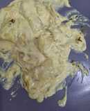 Fideos de obleas de arroz rellenos de queso con salsa blanca