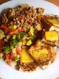 Desayuno fácil, perico, ensalada y pan tostado!