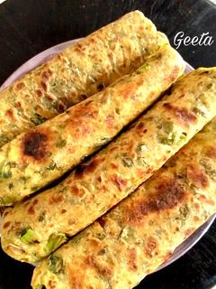 पालक प्याज़ पराठा(palak pyaz paratha recipe in hindi) रेसिपी मुख्य फोटो