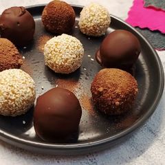 A picture of Homemade Apple and Peanut Candies – An Easy No-Added-Sugar Dessert!.
