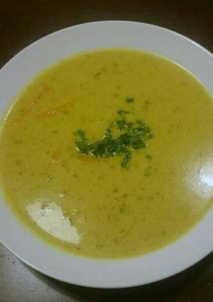 A picture of Banana soup with Curry.