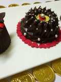 Vanilla cake and Oreo stuffed chocolate