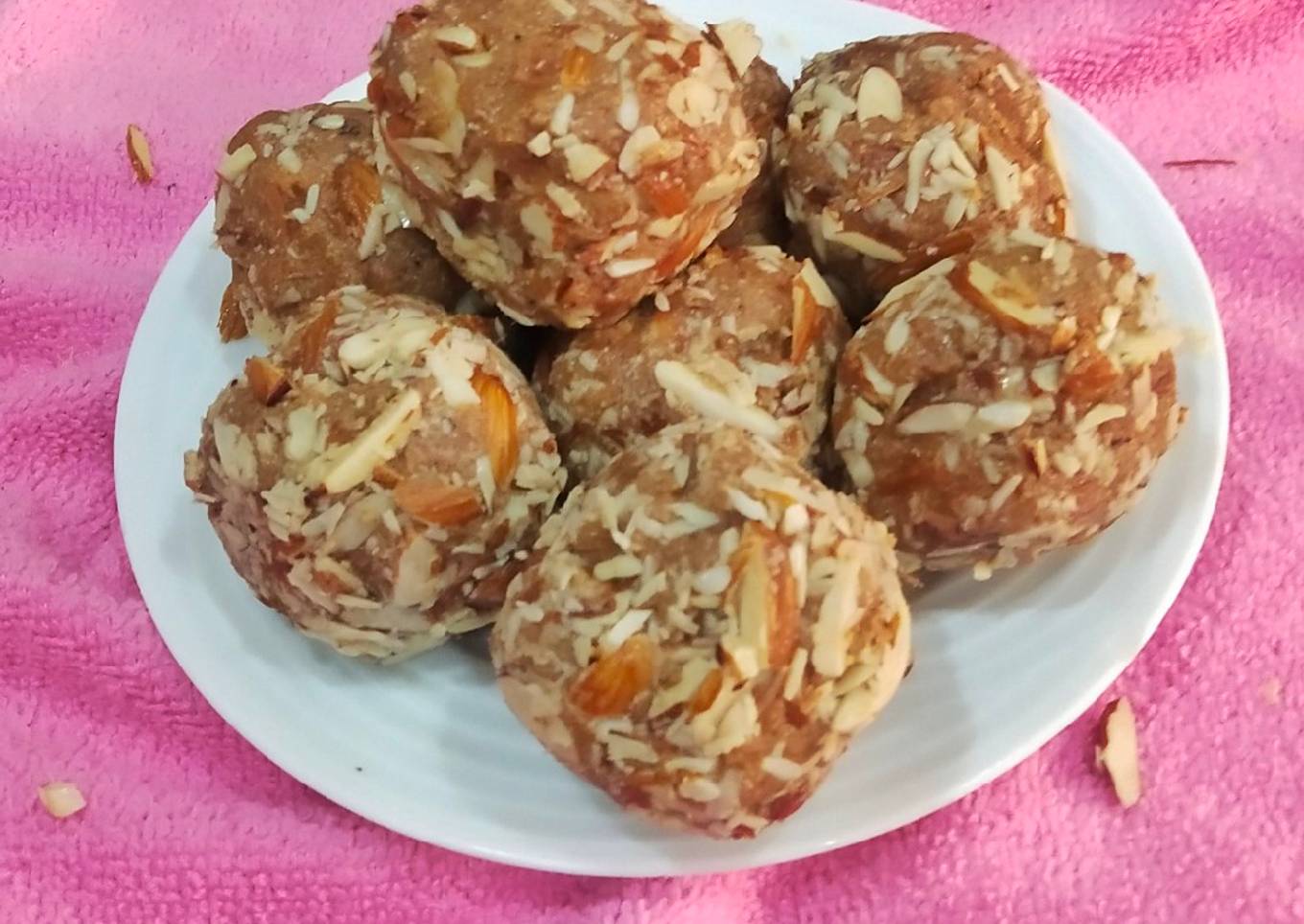 Dry Fruits Wheatfloor Laddu