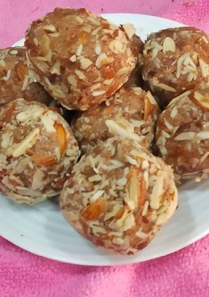A picture of Dry Fruits Wheatfloor Laddu.